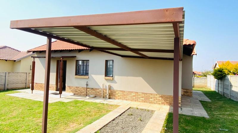 To Let 3 Bedroom Property for Rent in Waterkloof East North West